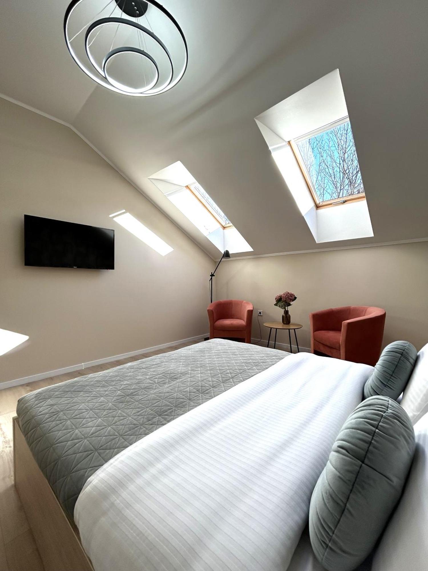 Modern Apartment In The City Center Lemberg Exterior foto
